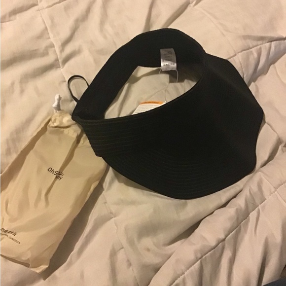 Oh Sunny black visor hat with carrying bag NWT - Picture 2 of 8